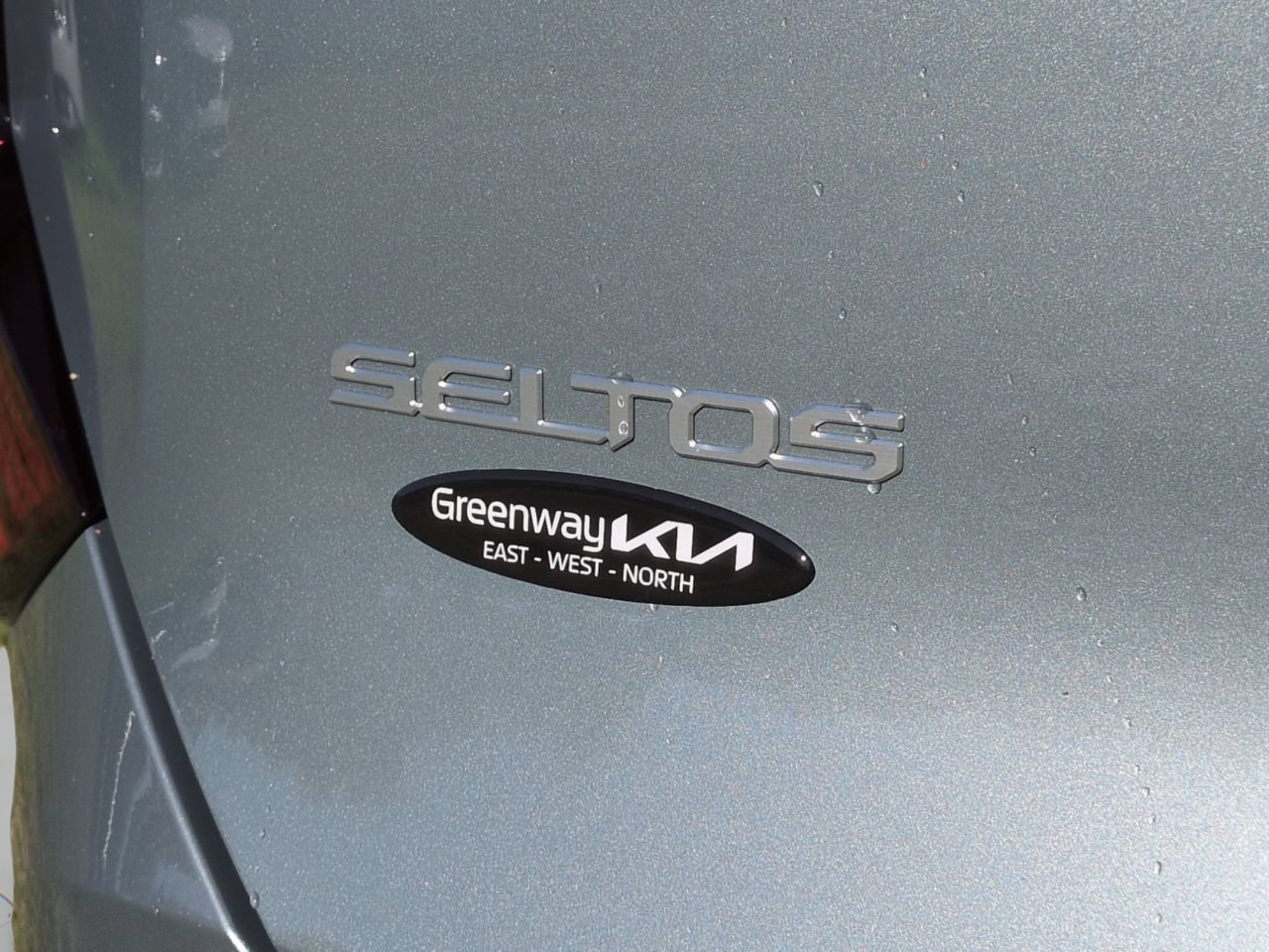 New 2027 Iceberg Green Kia EX image 13