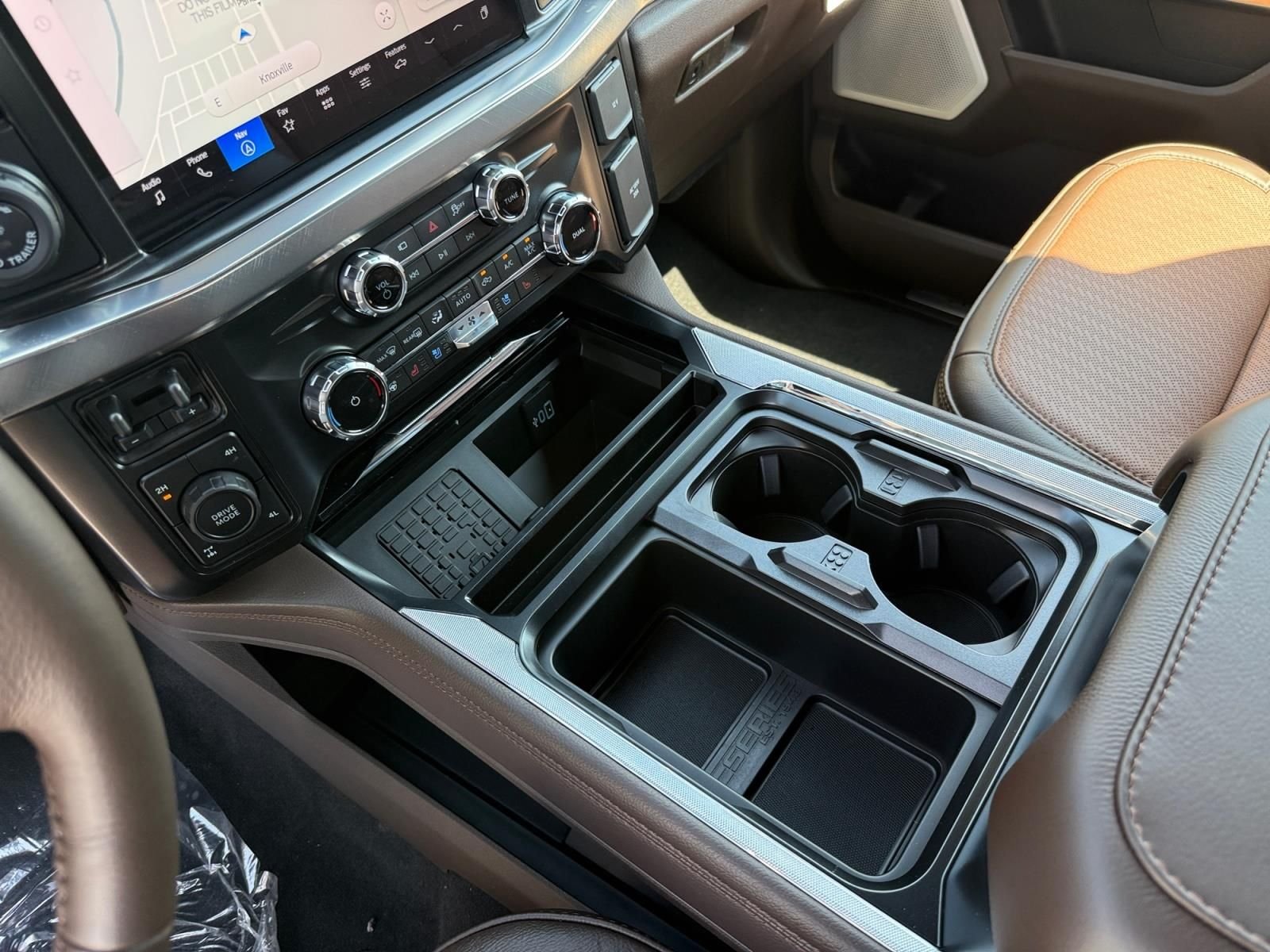 New 2026 Star White Metallic Tri-Coat Ford F-350® King Ranch® image 24