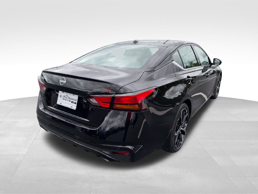 New 2026 Black Nissan 2.5 SR image 5