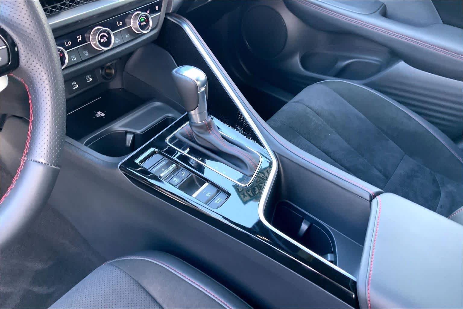Used 2025 Solar Silver Metallic Acura w/A-Spec Package image 16