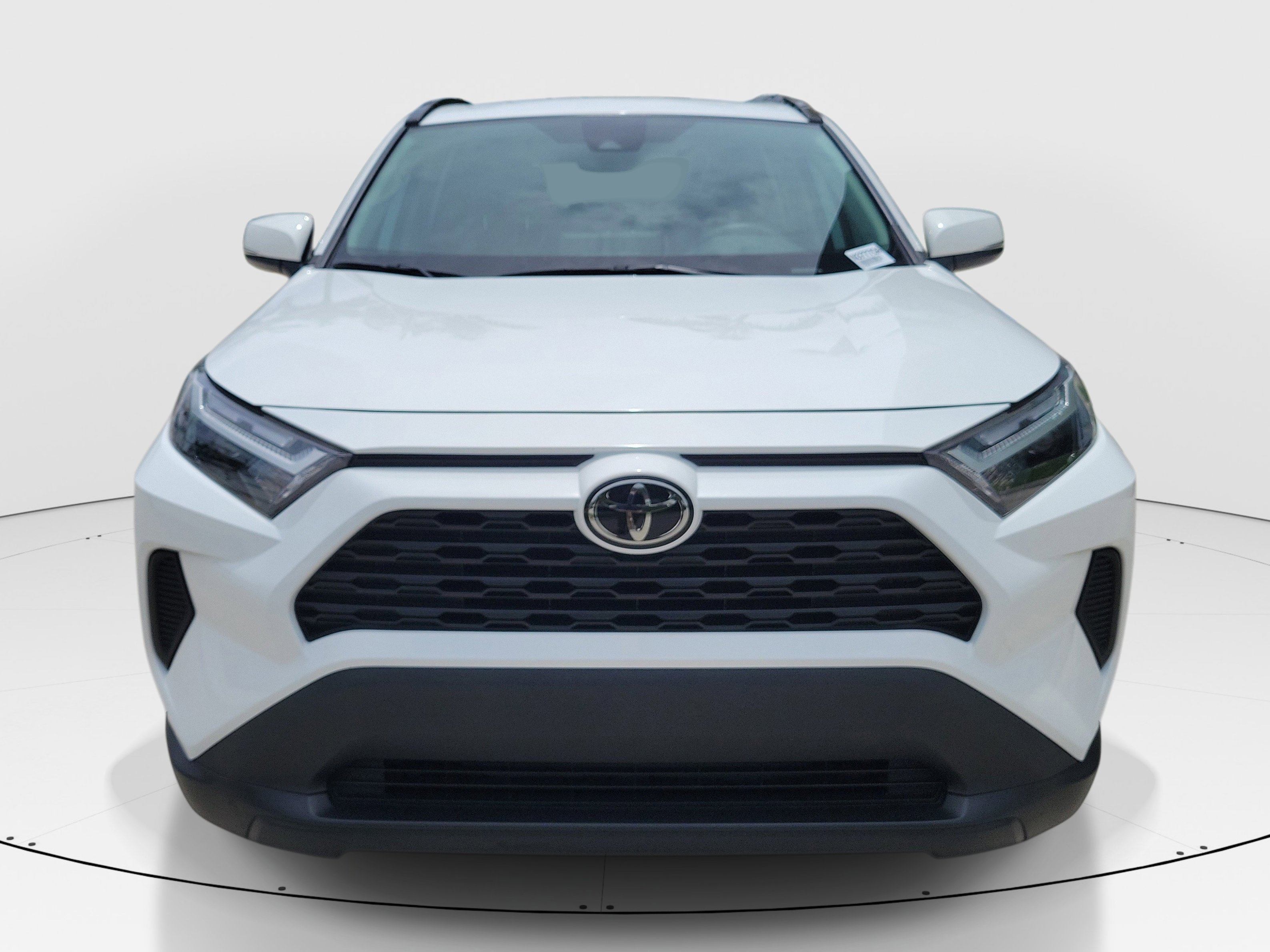 Used 2024 Ice Cap Toyota XLE image 3