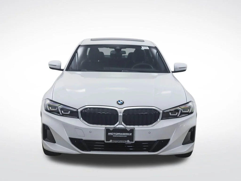 2025 BMW 3 Series 330i - Photo 8