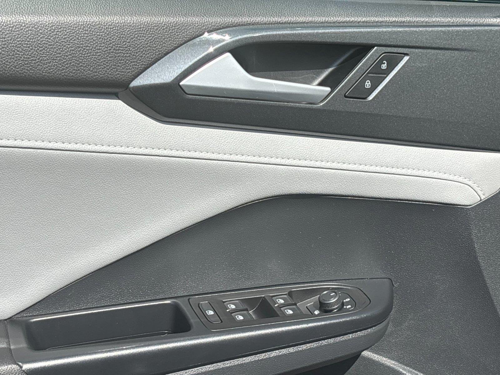 Used 2023 Deep Black Pearl Volkswagen SEL image 13
