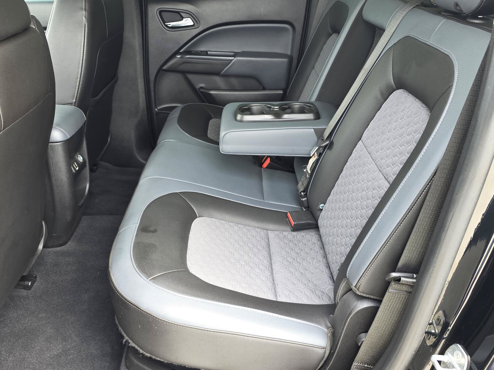 Used 2019 Black Chevrolet Z71 image 20