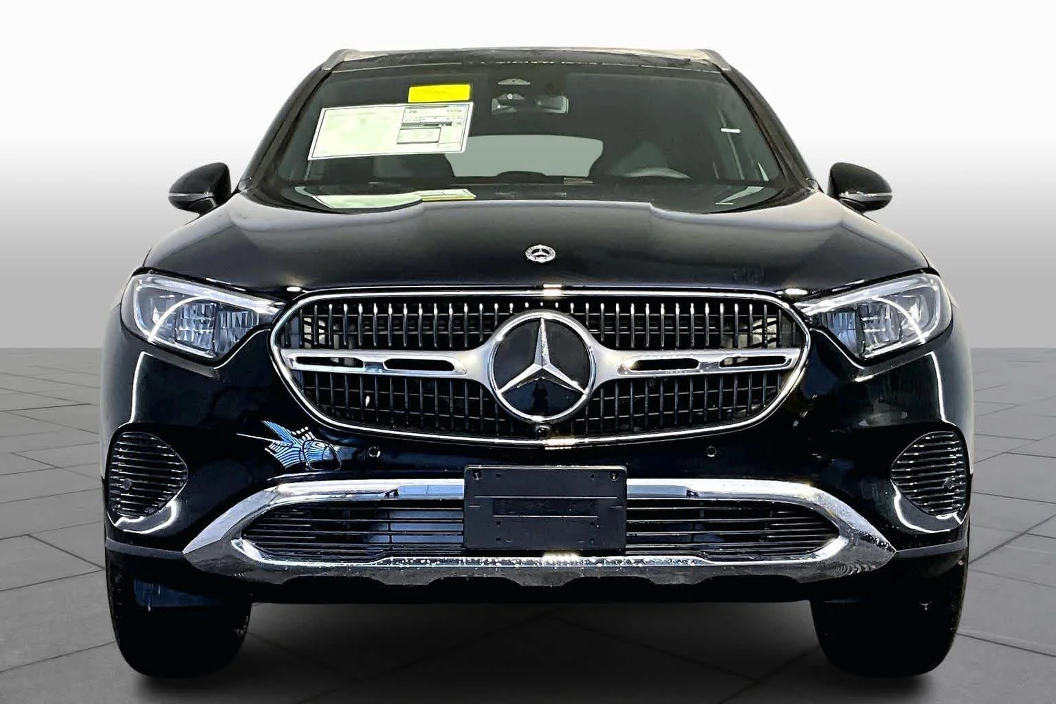 New 2026 040/Black Mercedes-Benz GLC 300 image 2