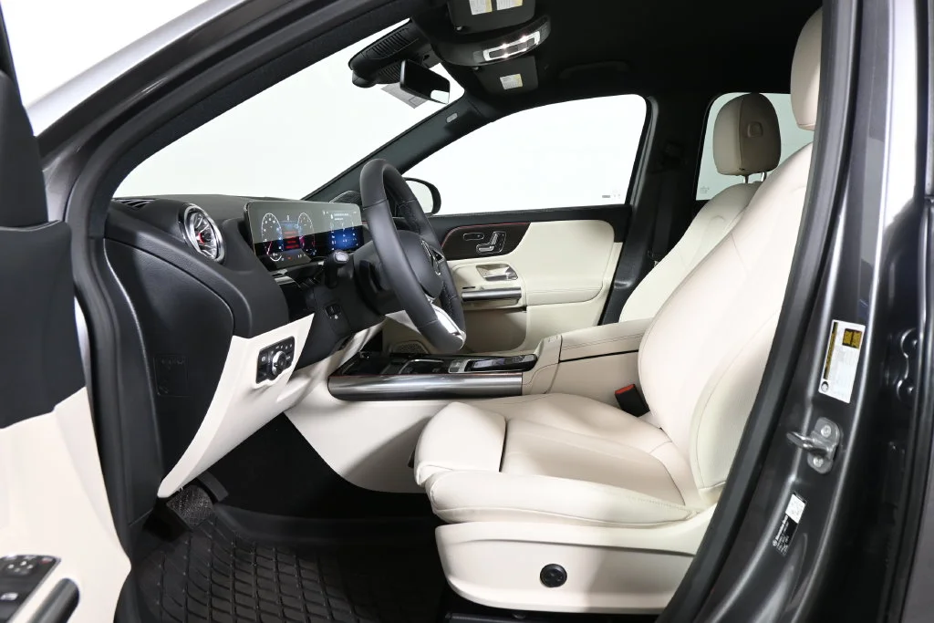 Used 2026 Gray Mercedes-Benz GLA 250 image 3