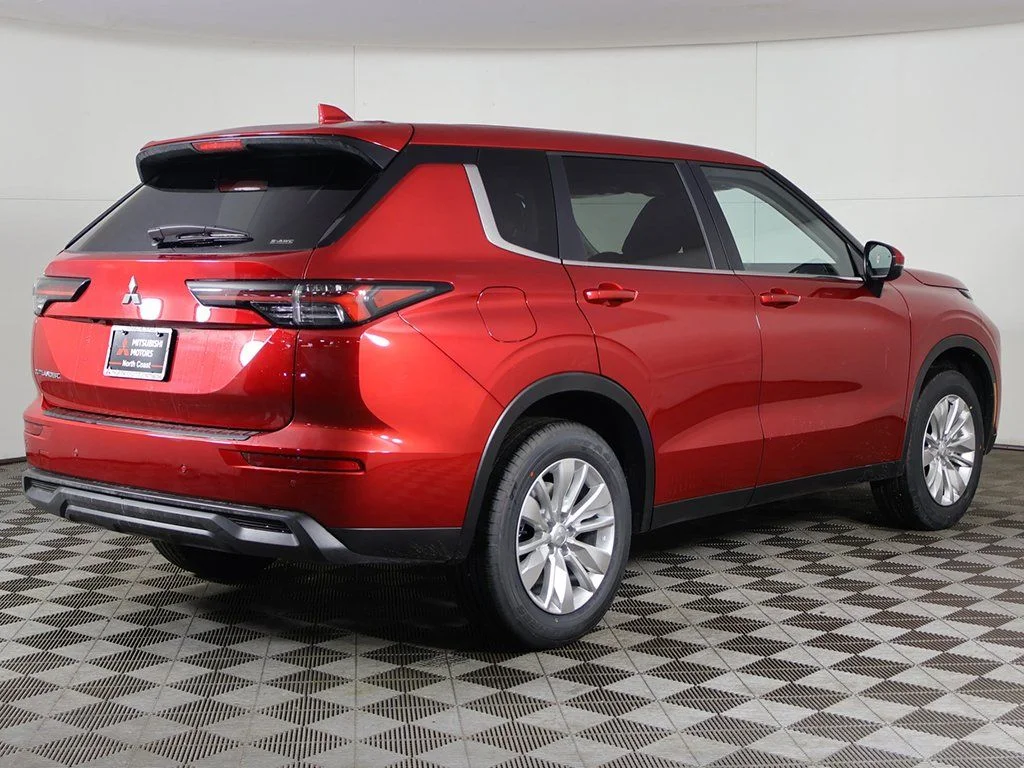 New 2026 Red Mitsubishi ES image 10