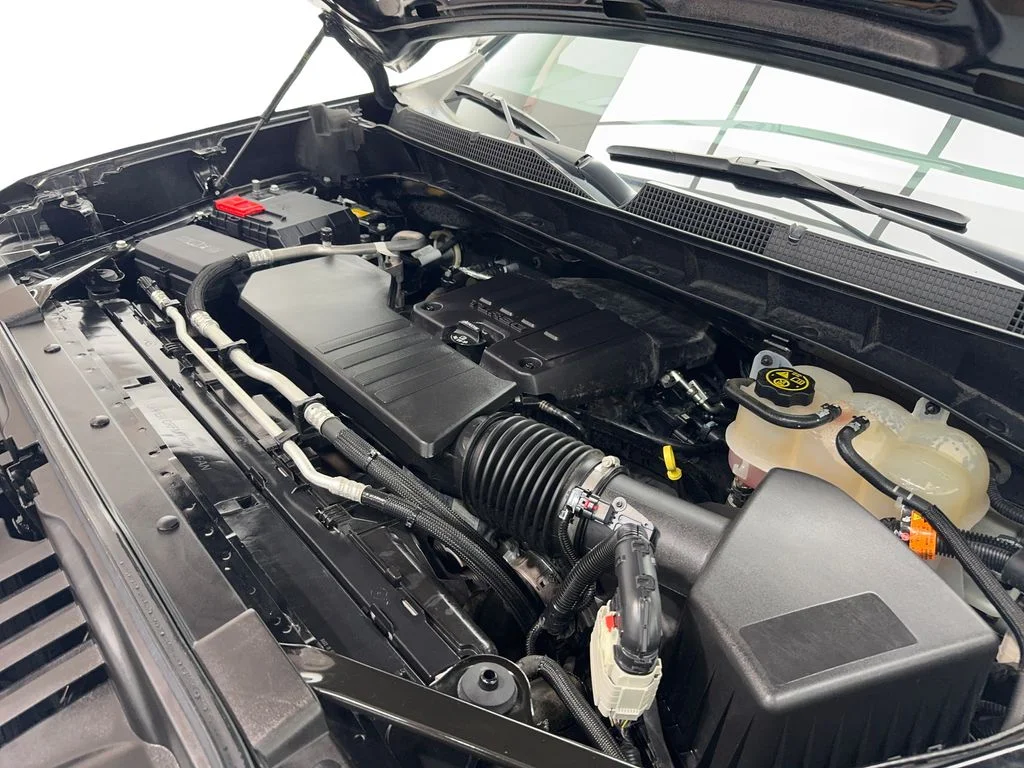 Used 2022 Black Chevrolet Custom image 19
