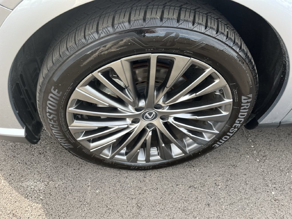 Used 2023 Silver Lexus 350 Luxury image 10