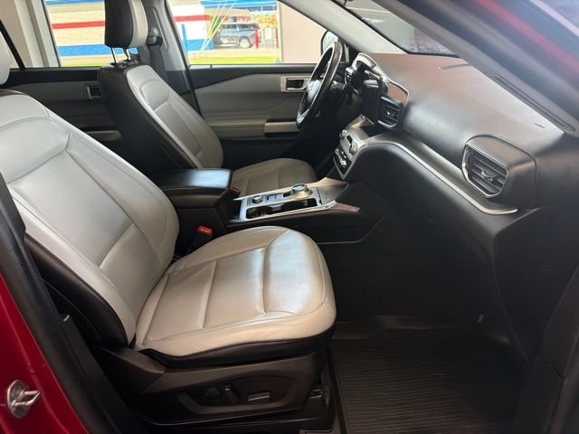 Certified Used 2021 Rapid Red Metallic Tinted Clearcoat Ford XLT image 13