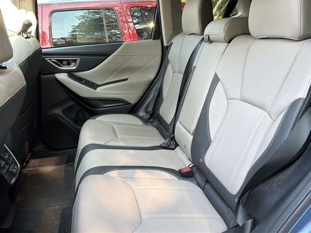 Used 2021 Horizon Blue Pearl Subaru Limited image 14