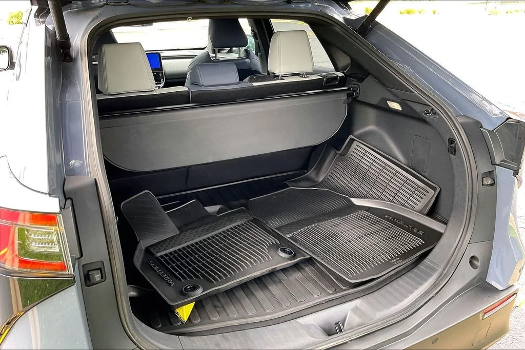 Certified Used 2023 Gray Subaru Touring image 31