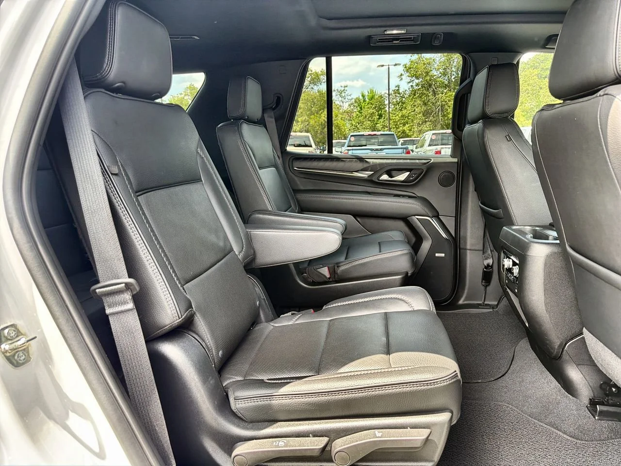 Used 2023 Summit White GMC Denali image 22