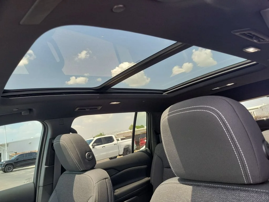 New 2026 Mosaic Black Metallic Chevrolet LT image 19