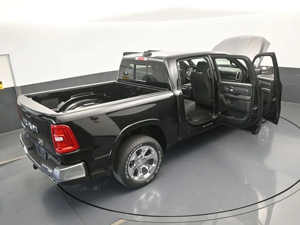 New 2026 Diamond Black Crystal Pearl-Coat Exterior Paint RAM Big Horn/Lone Star image 62
