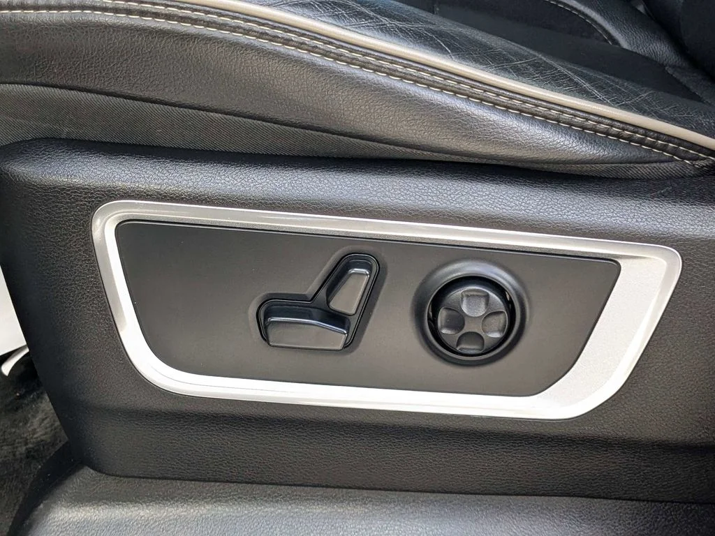 Certified Used 2019 Black Ram Laramie image 20