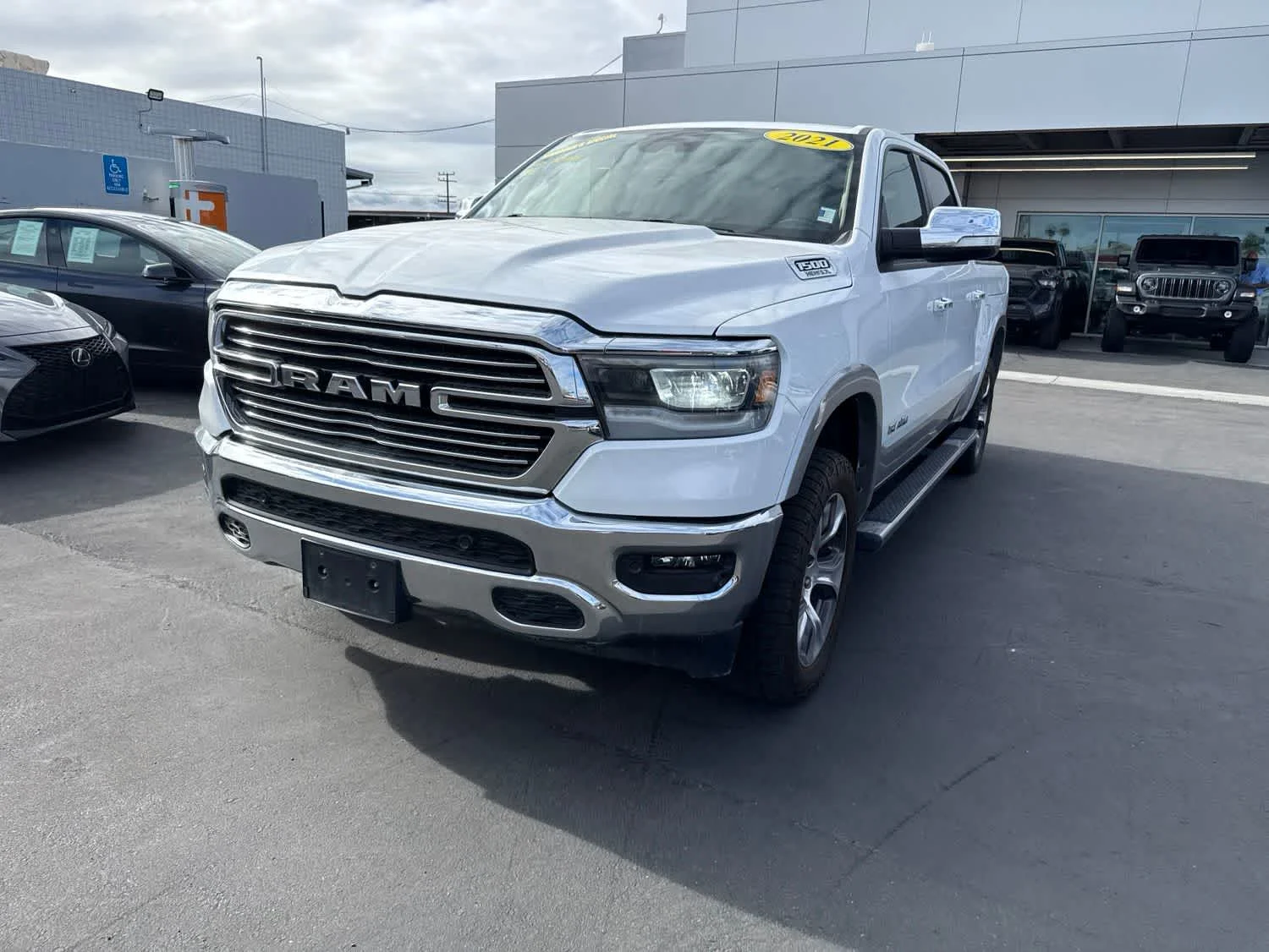 2021 RAM 1500 Laramie 4x4 Crew Cab 5'7's photo