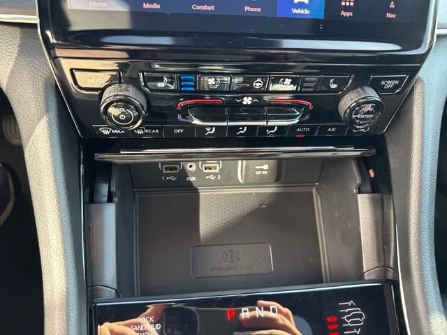 2025 Jeep Grand Cherokee Overland - Photo 46
