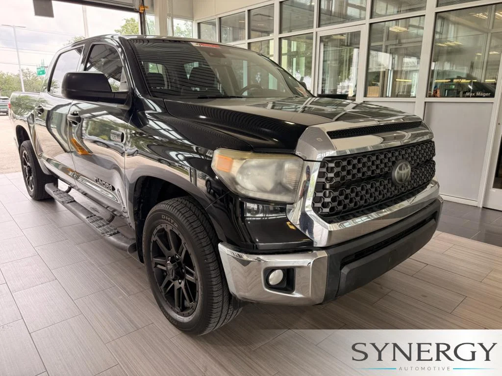 Used 2020 Midnight Black Metallic Toyota SR5 image 3