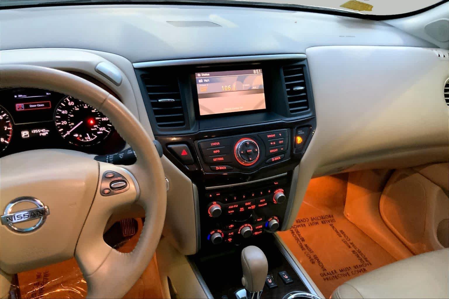Used 2014 Moonlight White Nissan SL image 7