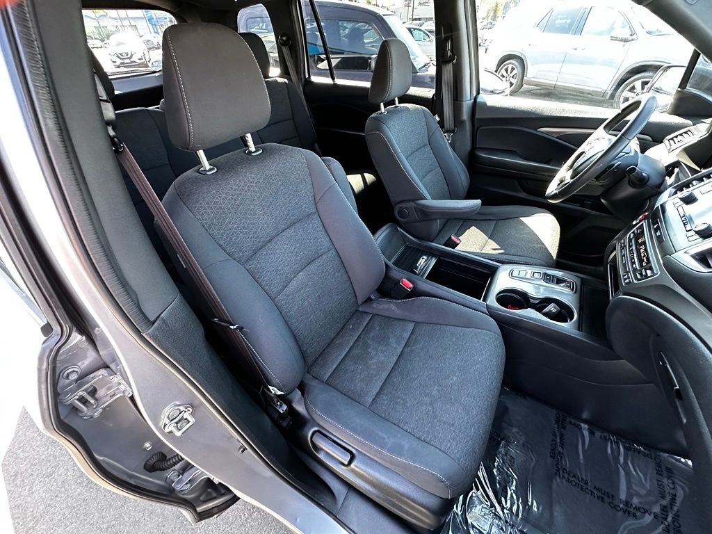 Used 2019  Honda Sport image 14
