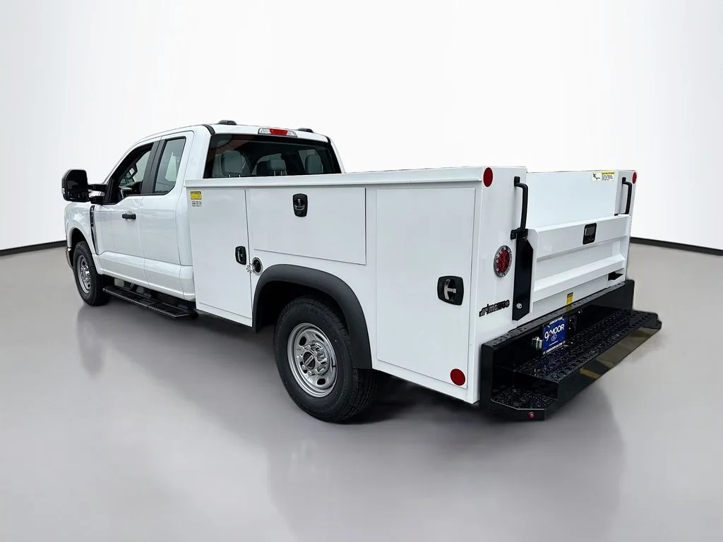 New 2026 Oxford White Ford XL image 5