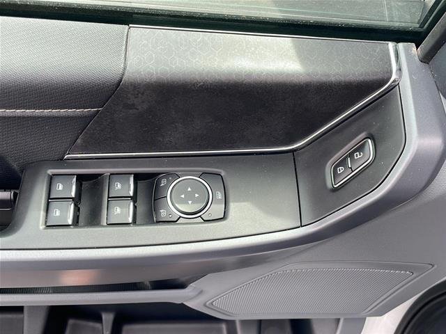 Used 2025 Oxford White Ford XLT image 44