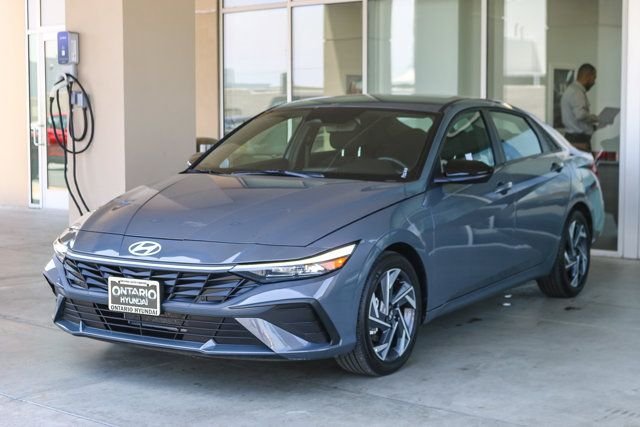 Certified Used 2025 Gray Hyundai SEL Sport image 5