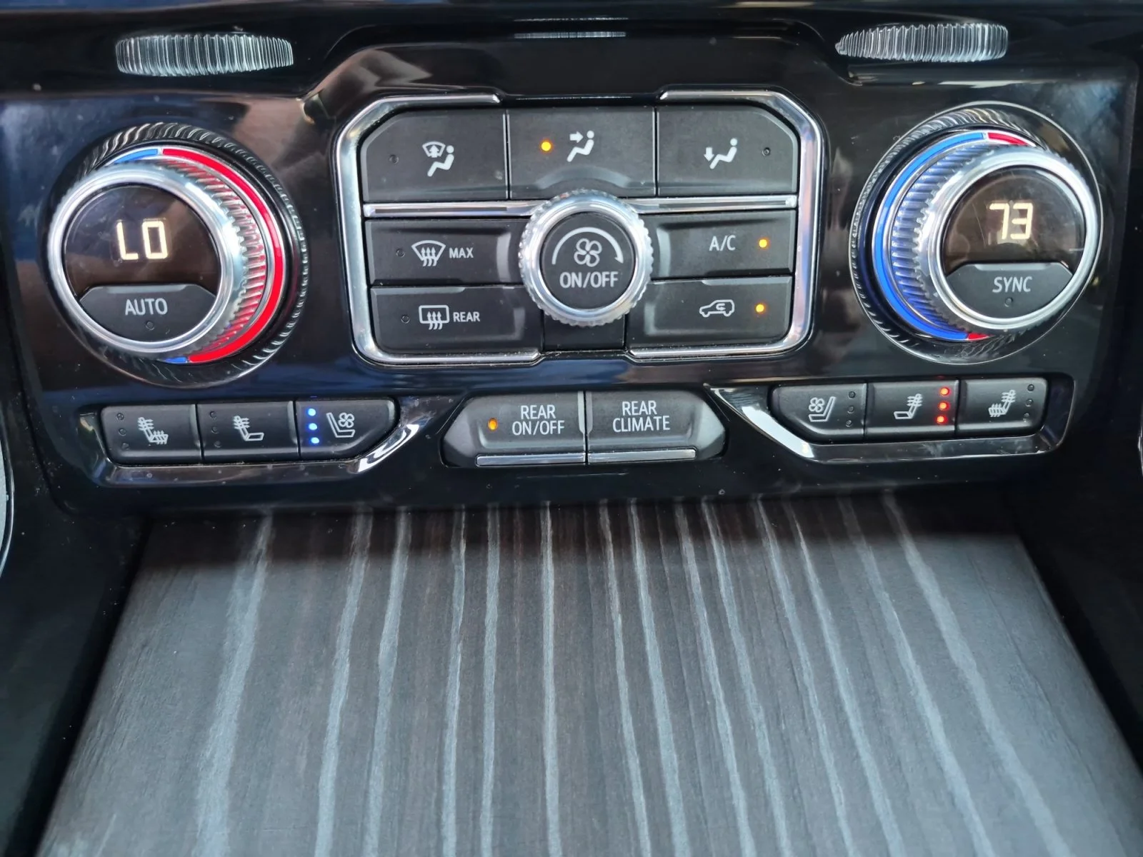 Used 2023 White Frost Tricoat GMC Denali image 26