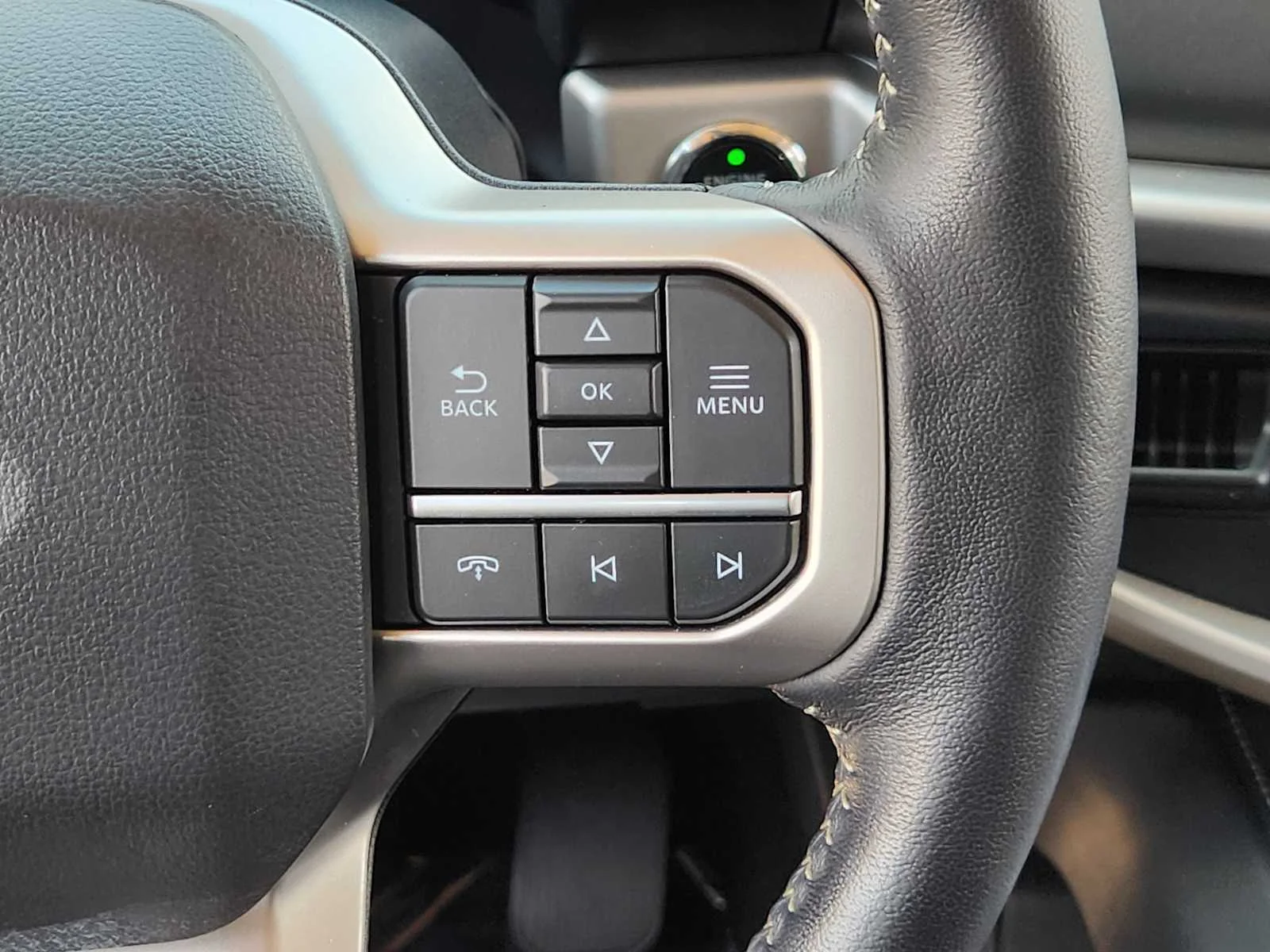 Used 2023 Agate Black Metallic Ford XLT image 27