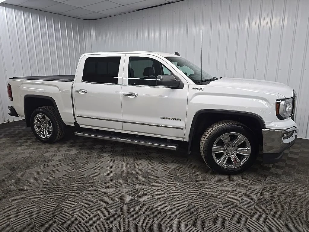 2018 GMC Sierra 4WD Crew Cab Short Box SLT's photo