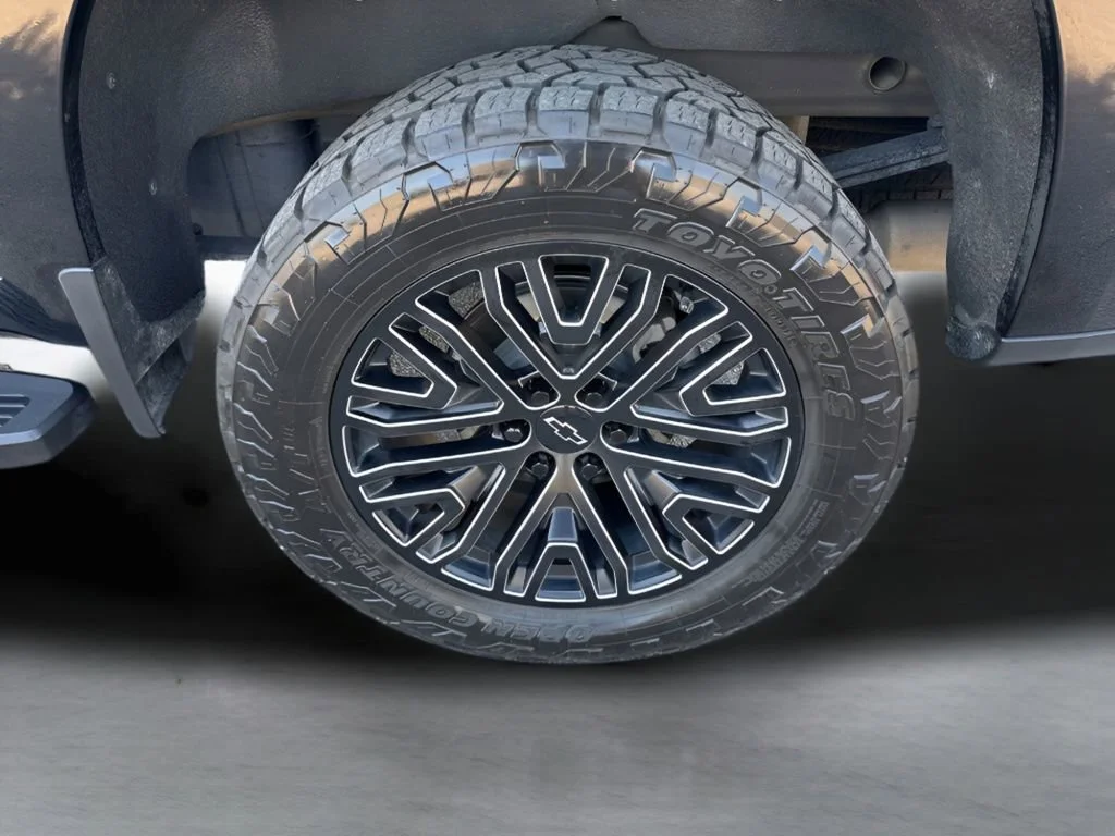 Used 2023 Black Chevrolet High Country image 37