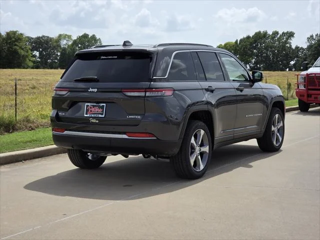New 2026 Baltic Gray Metallic Clear-Coat Exterior Paint Jeep Limited image 3