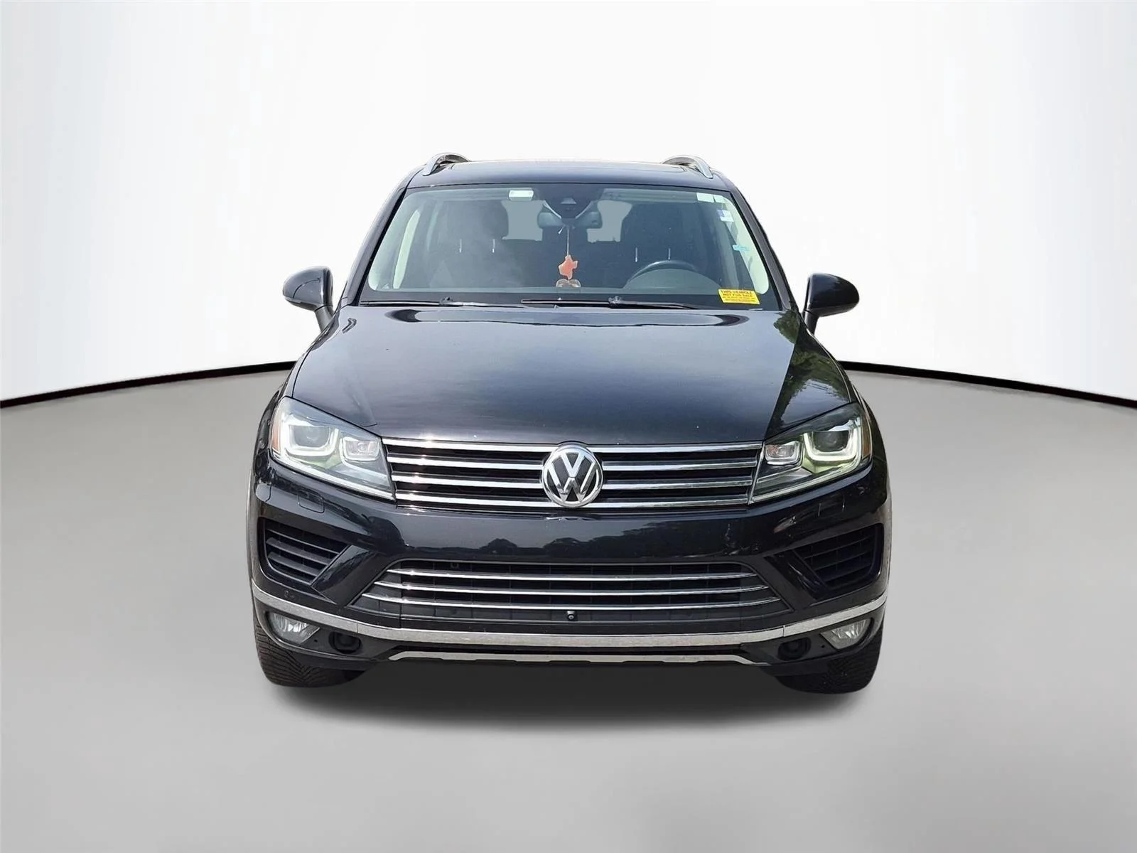 Used 2016 Deep Black Pearl Volkswagen Executive image 8