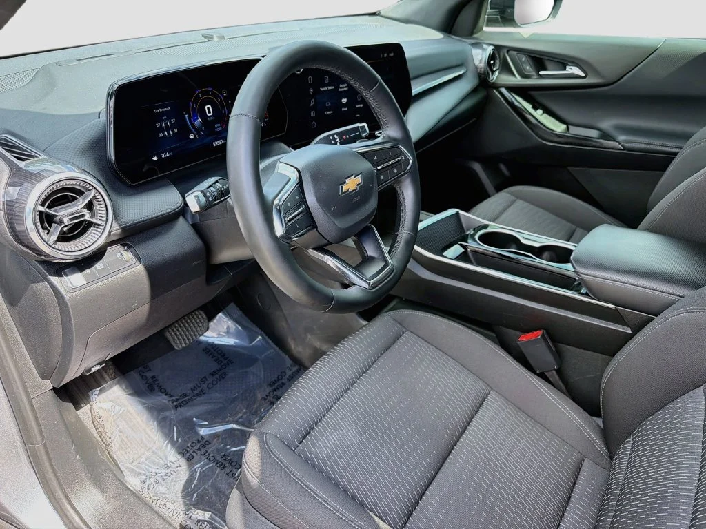 Used 2025 Gray Chevrolet LT image 25