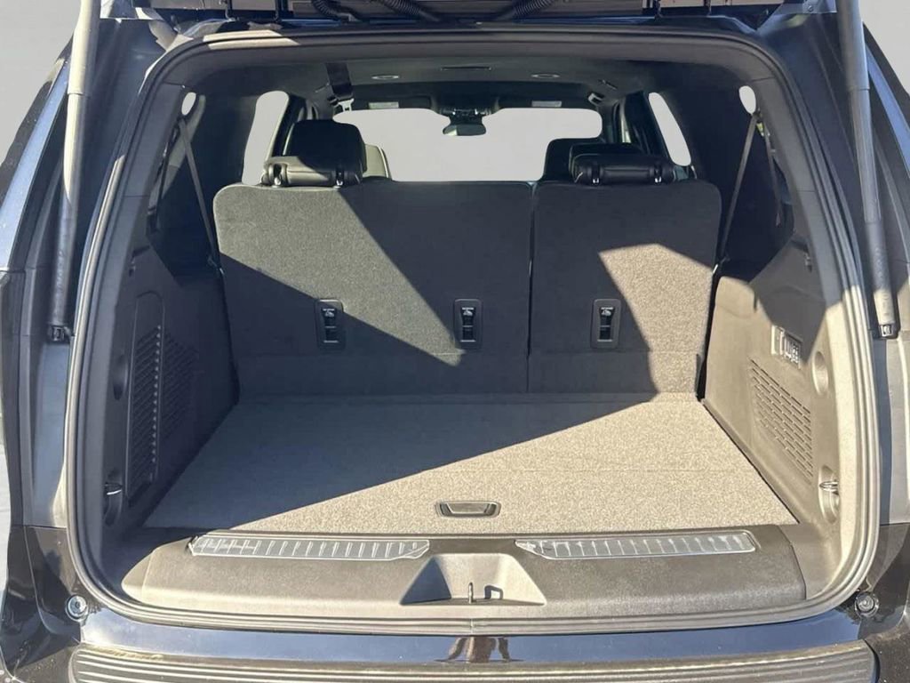 2026 Chevrolet Suburban Premier - Photo 31