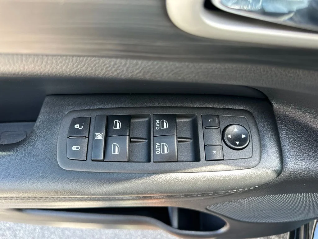Used 2021 Black Jeep Laredo X image 25