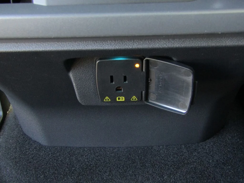 New 2026 Carbonized Gray Metallic Ford Lariat® image 38
