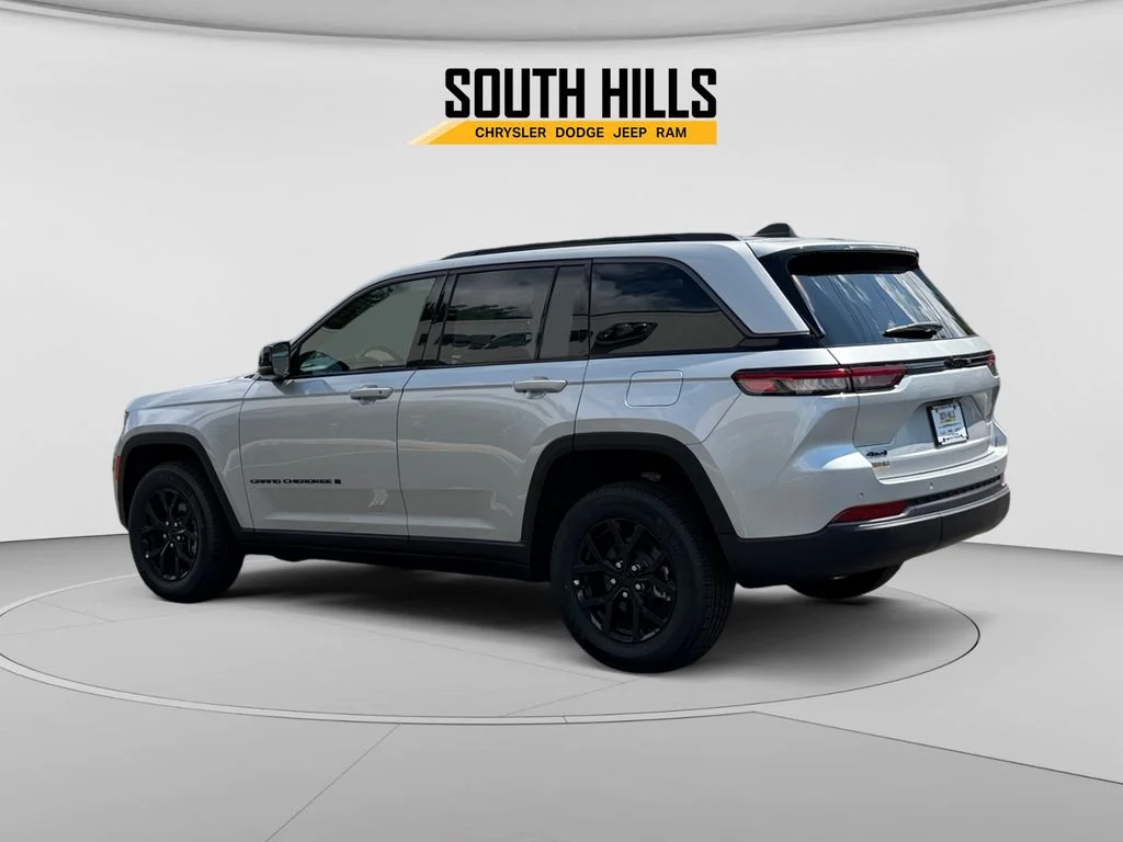 New 2026 Silver Zynith Jeep Altitude image 3