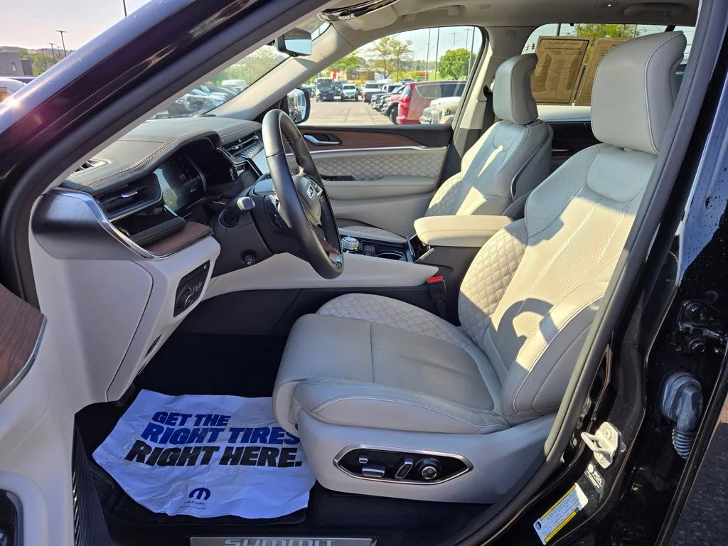 Certified Used 2022 Black Jeep Summit 4xe image 16
