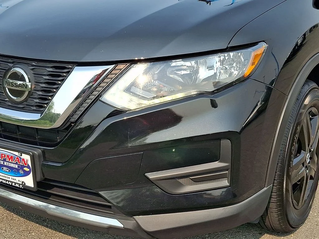 Certified Used 2020 Magnetic Black Nissan S image 9
