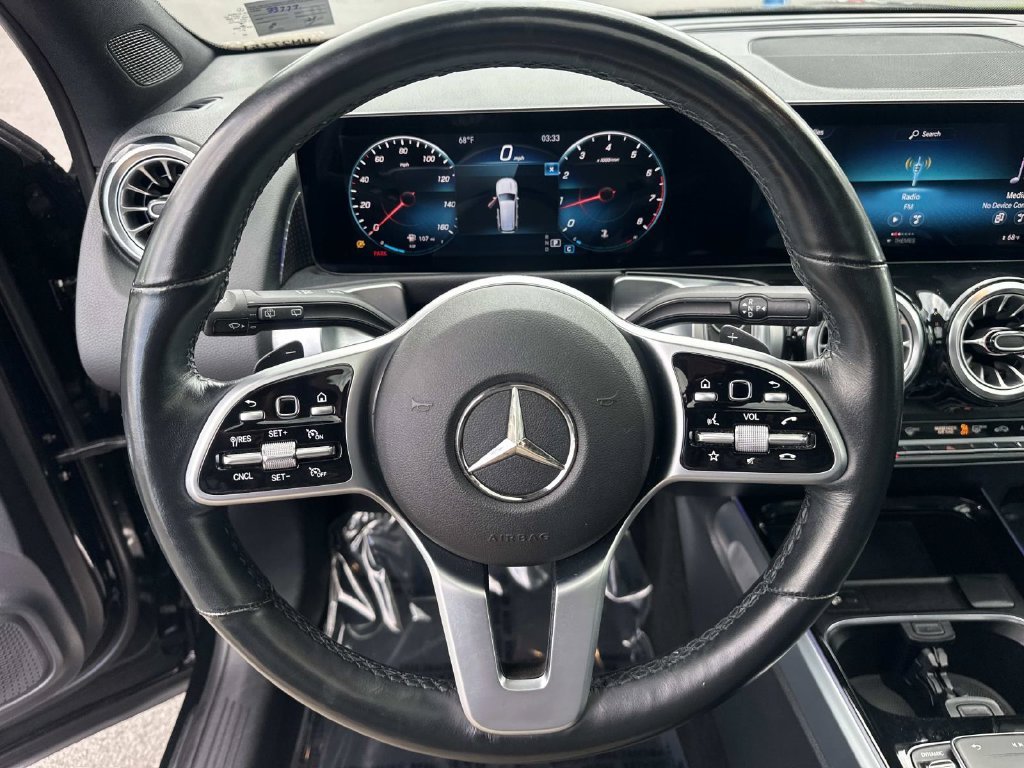 Used 2022 Night Black Mercedes-Benz GLB 250 image 23