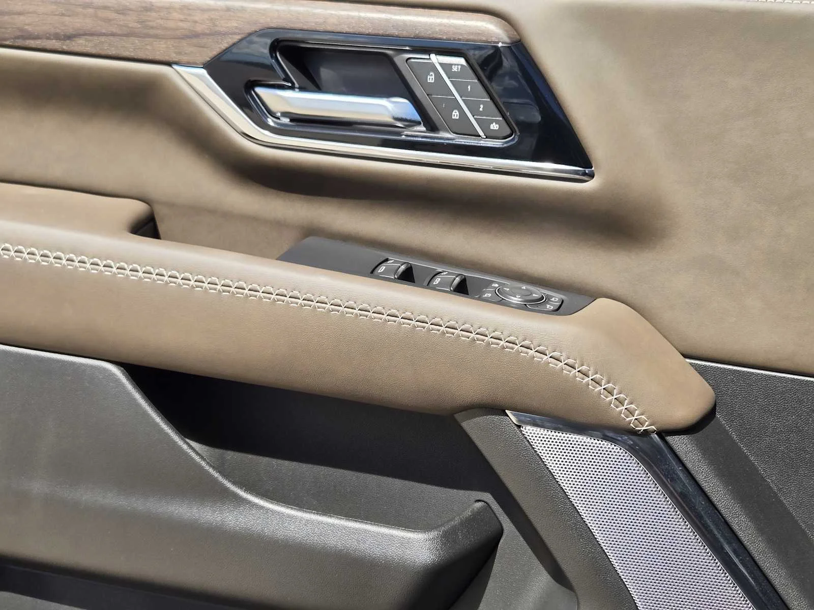 2027 GMC Yukon XL Denali Ultimate - Photo 15
