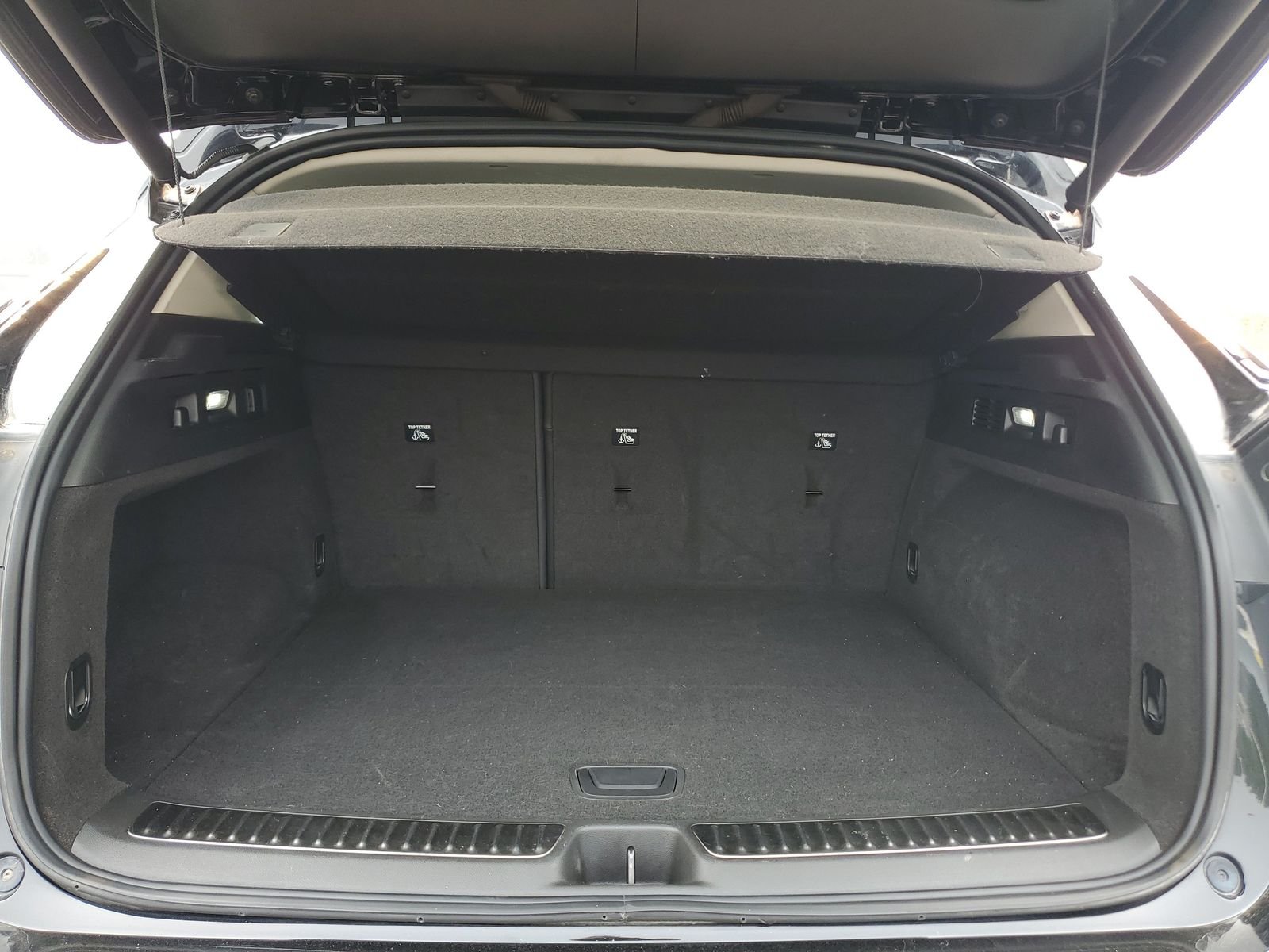 Used 2021 Black Buick Avenir image 25