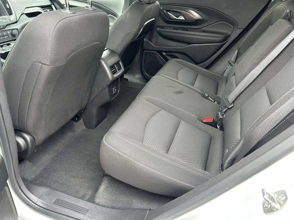 Used 2024 Summit White GMC SLE image 12