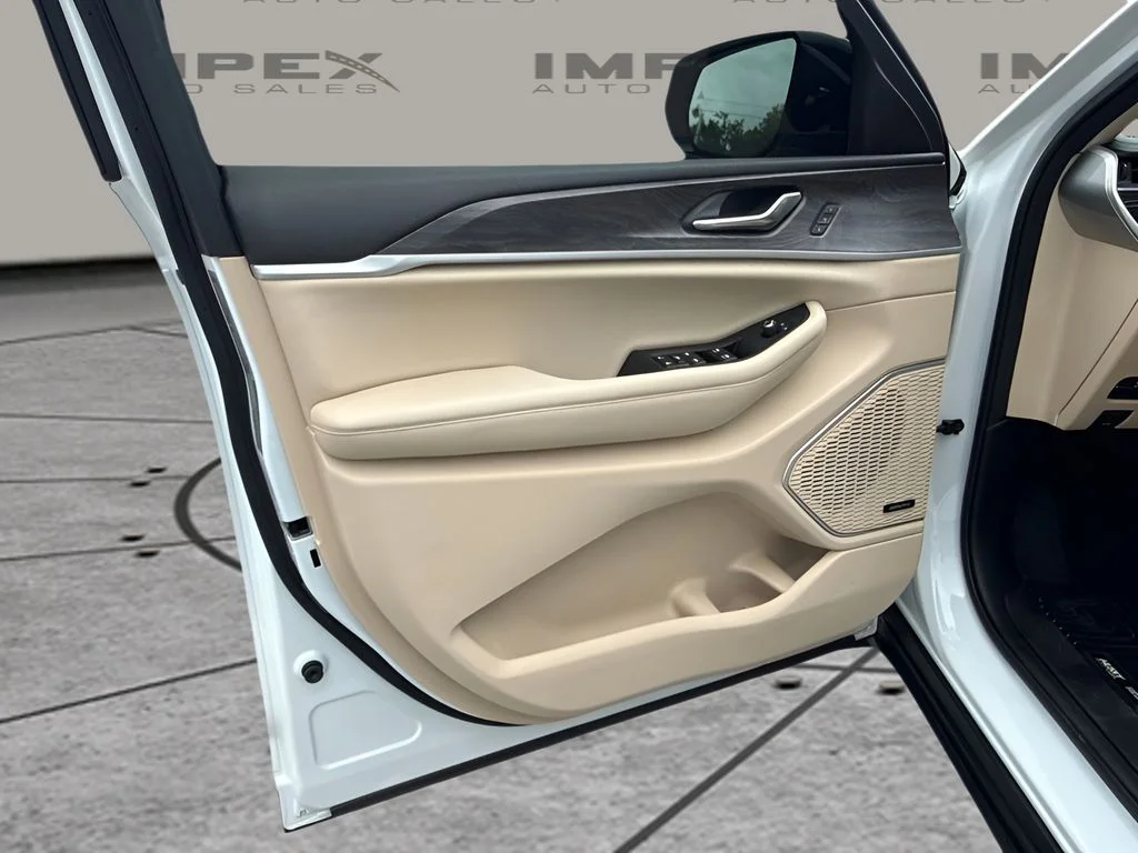 Used 2021 White Jeep Limited image 19