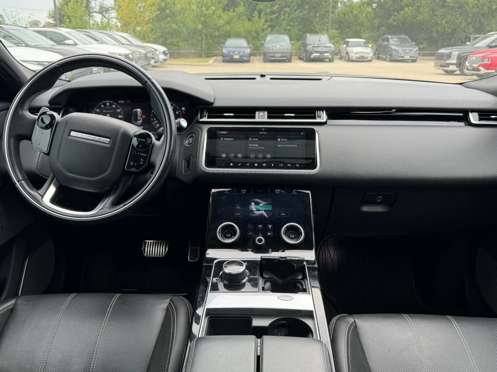 Used 2019 Corris Grey Metallic Land Rover R-Dynamic SE image 11