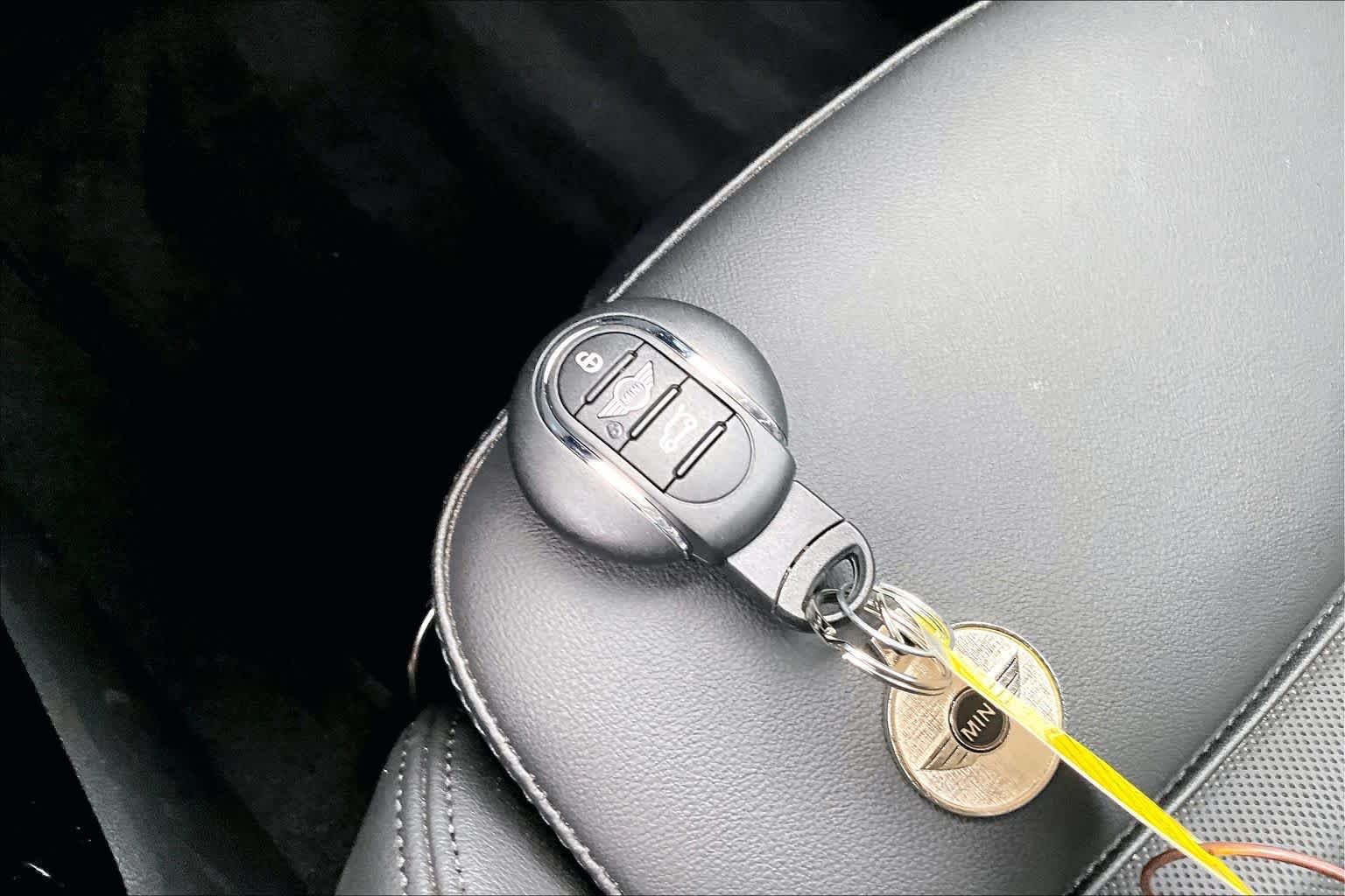 Used 2023 Melting Silver III Metallic MINI Cooper S image 11