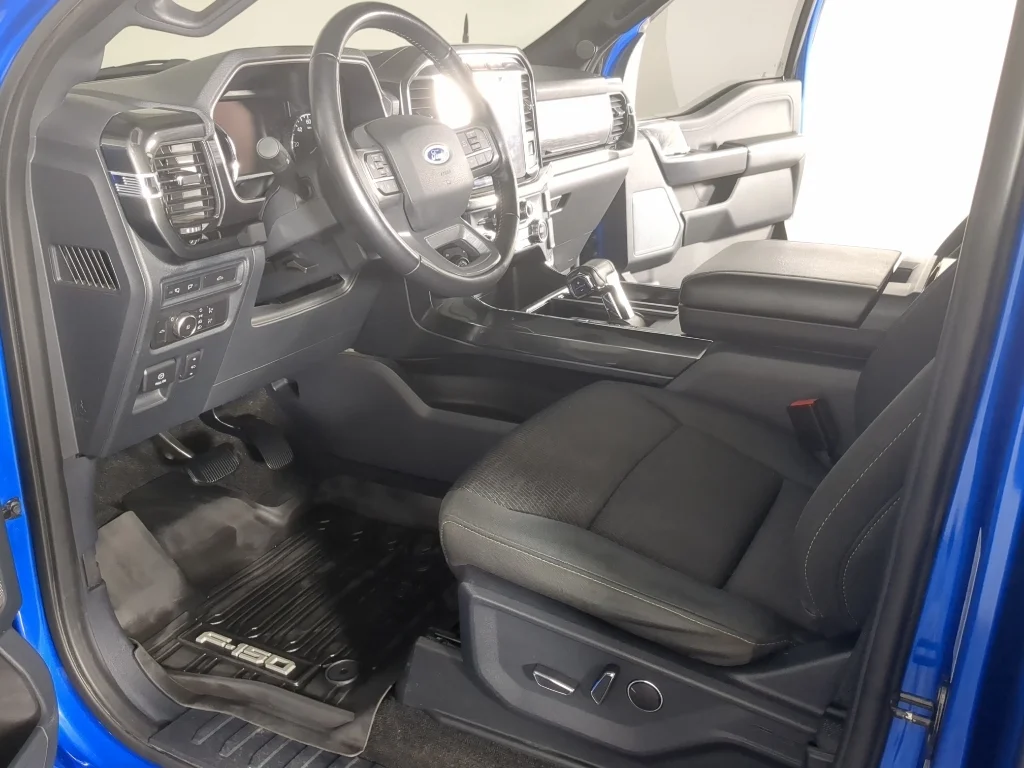 Used 2021 Velocity Blue Metallic Ford XLT image 10