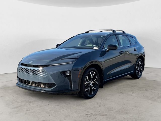 Used 2025 White Toyota XLE image 1
